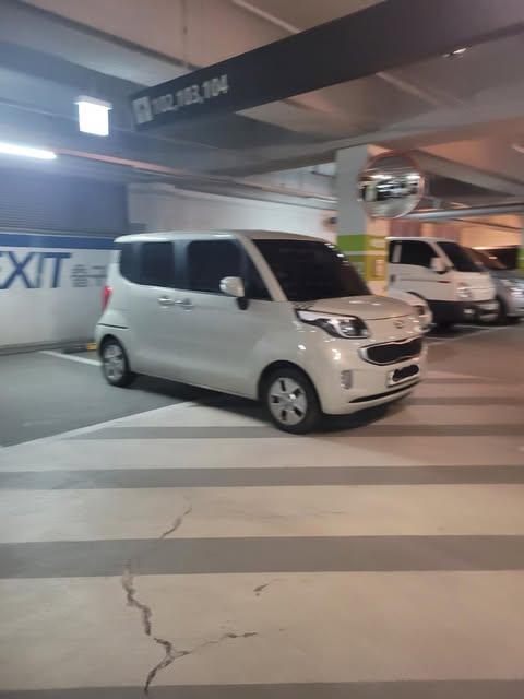 인스타 DM 제보-비매너 주차 제보제보 내용-화성시에 아파트 주차장입니다아침에 나갈 때 엽기 주차를 해서급한 일이 있나 보다라고 생각하고1시간 정도 나갔다 왔는데그대로 있네.jpg