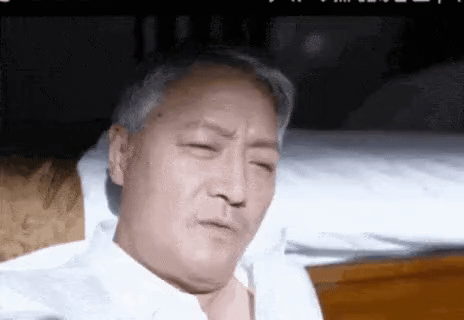 졸라 고독하구만.gif