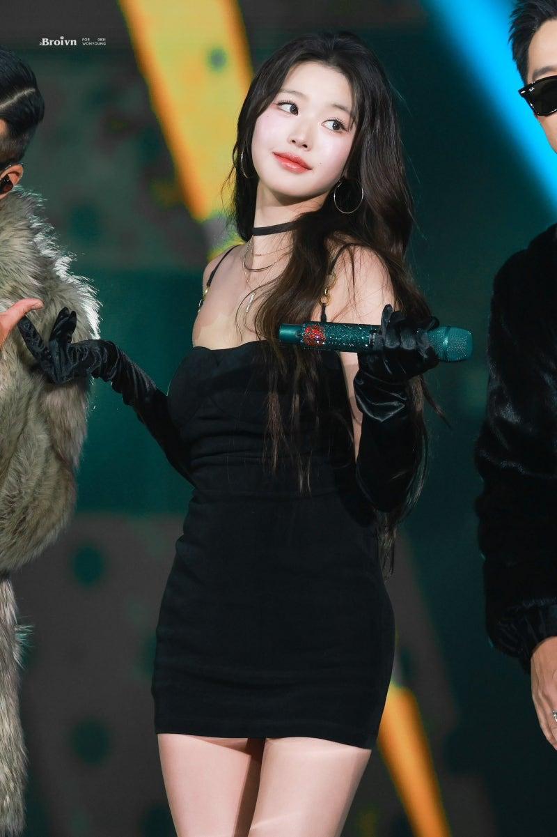 241220-Wonyoung-at-KBS-Song_Festival-15.jpg