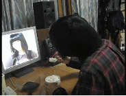 여자사진에 밥먹여주기.gif